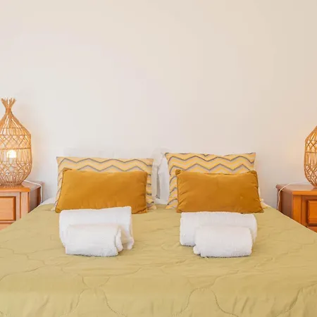 Cantinho Da Sara Апартаменти *